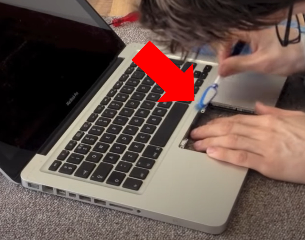 Remove and clean the trackpad